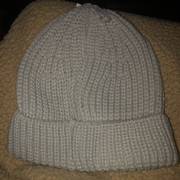 Winter hat - Picture 2 of 3